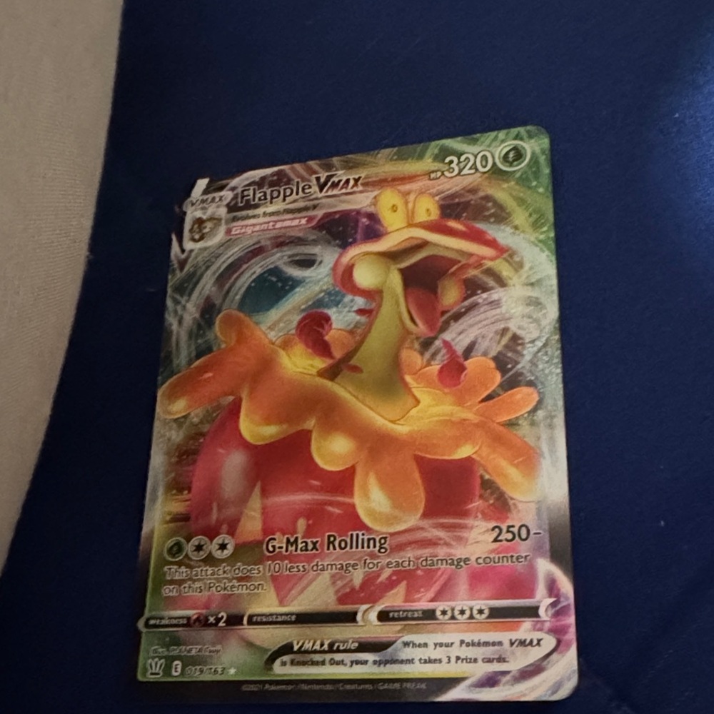 Flapple VMAX Pokémon Card